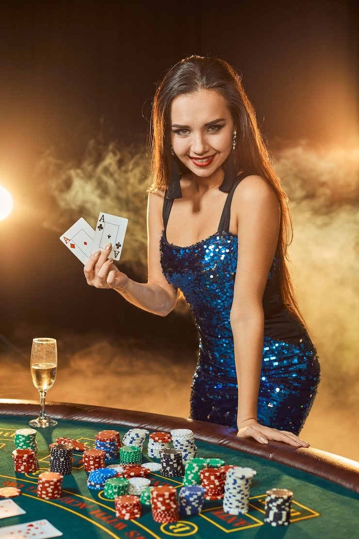 Layar Three Card Poker di aplikasi ledak788 menampilkan kartu pemain, dealer, dan tombol keputusan
